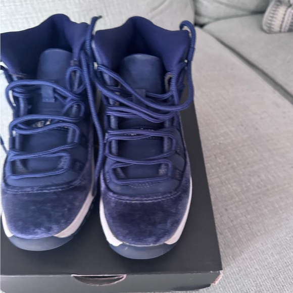 Jordan 11 Retro Suede Kids - Picture 5 of 7